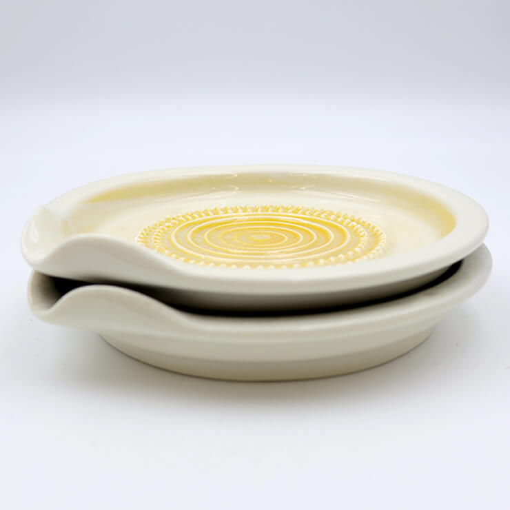 Garlic grater plate with spout - Yellow