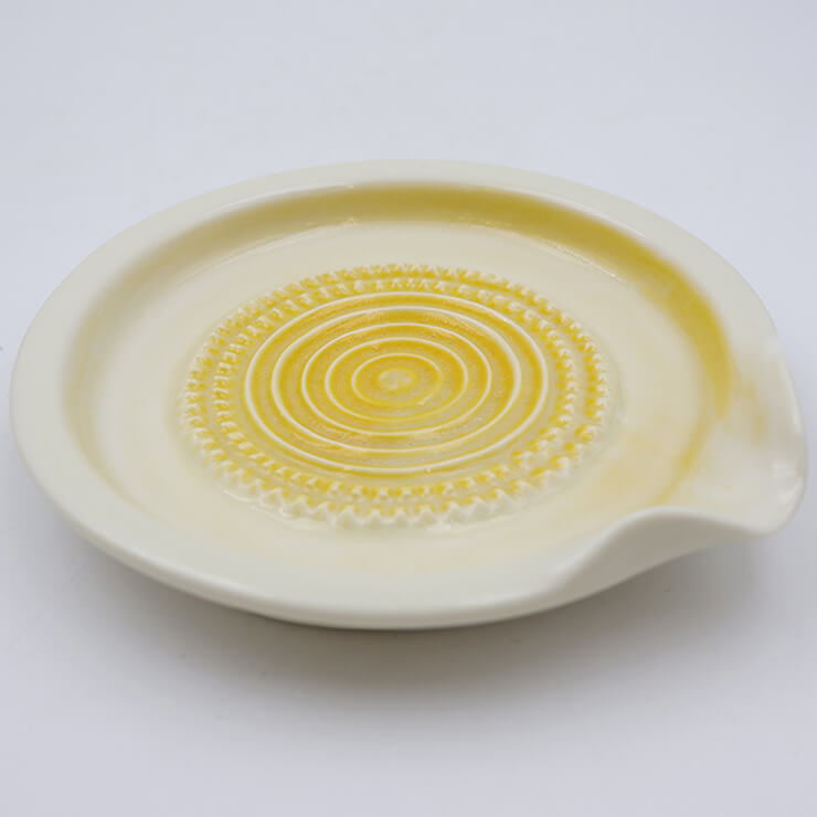 Garlic grater plate with spout - Yellow