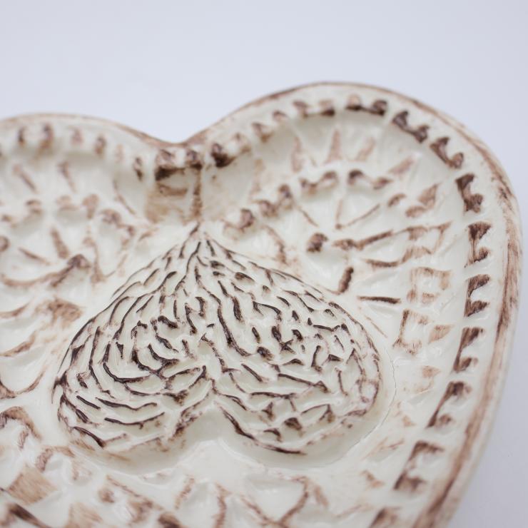 Beige Heart Embossed Ceramic Grinder Plate